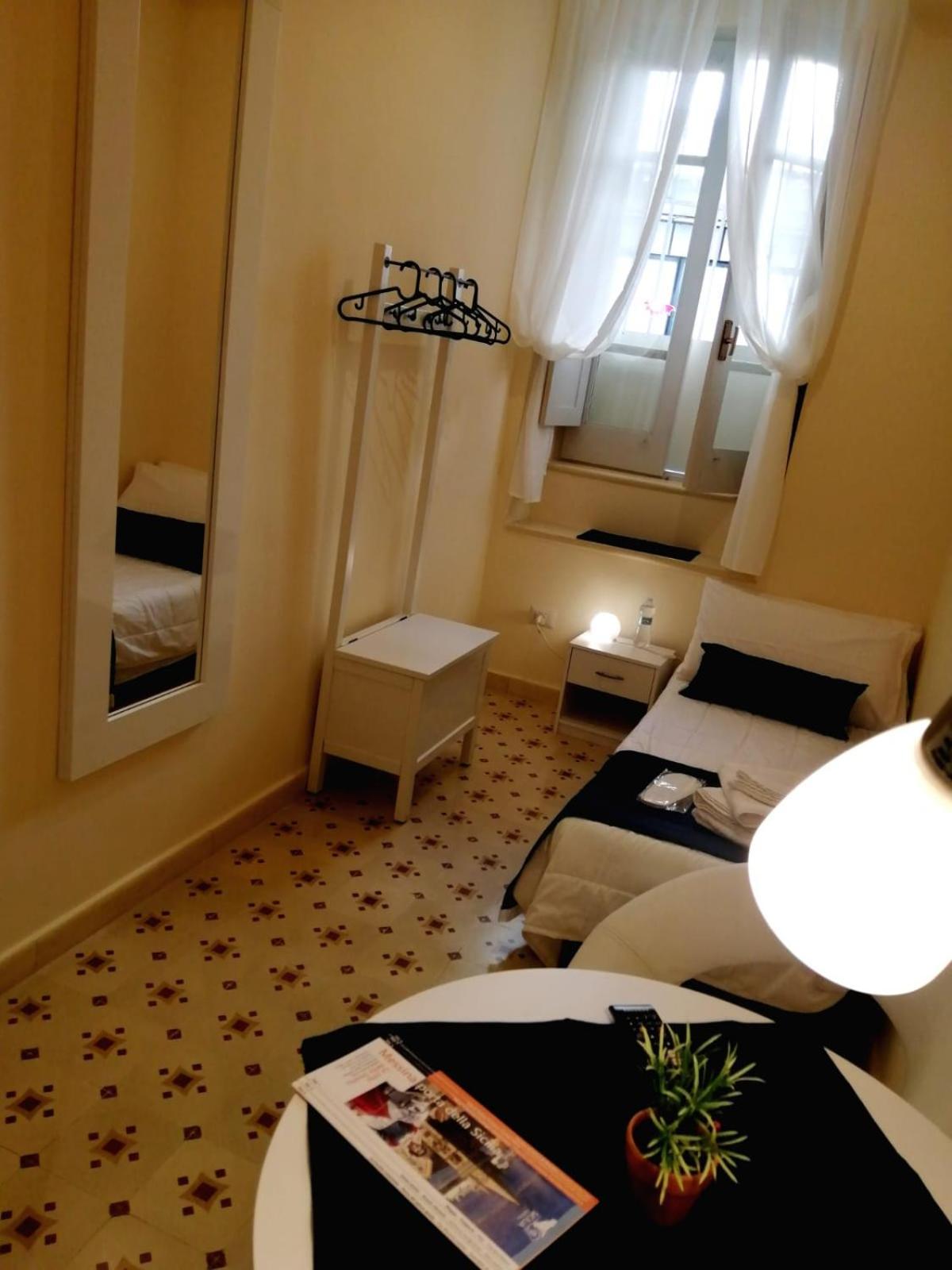 Suleima B&B Messina Centro Habitación foto
